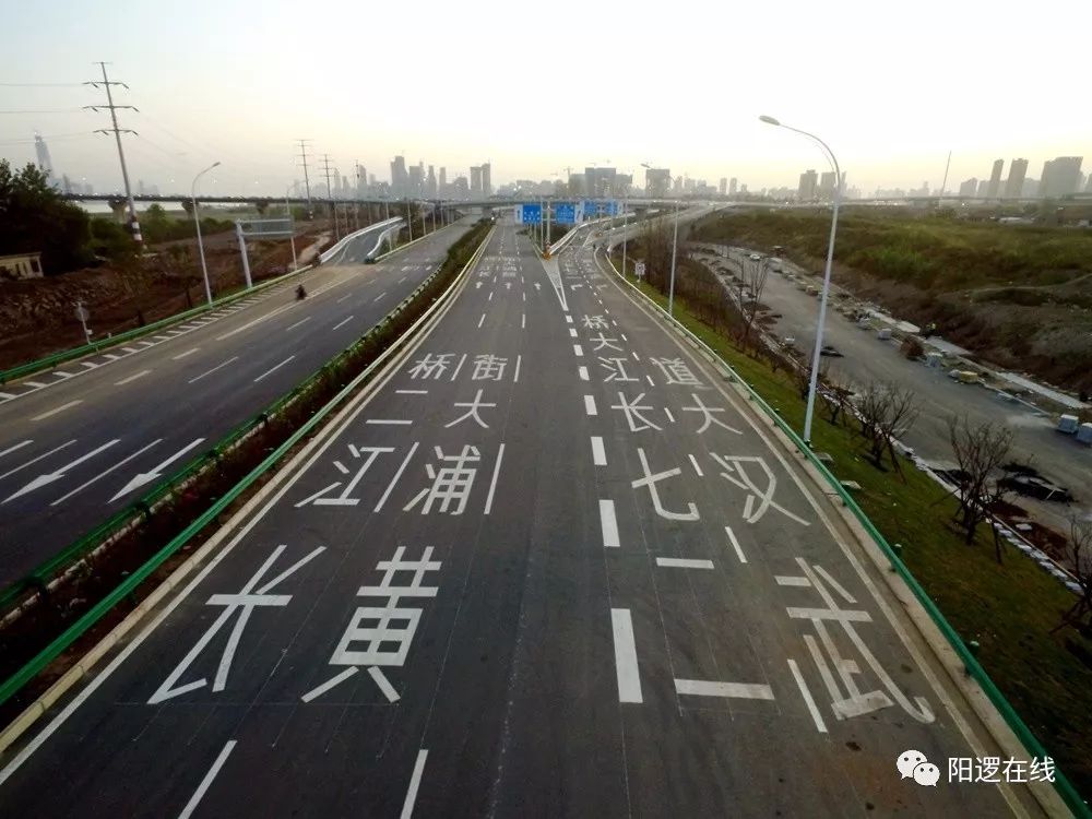 江北快速路全长约21.33千米,双向6-8车道,届时驾车20分钟左右可从新