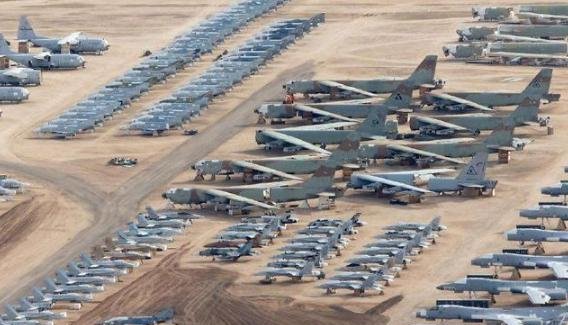 鲁山军用机场的大量退役机种,可以从里面看到中国空军的发展史.