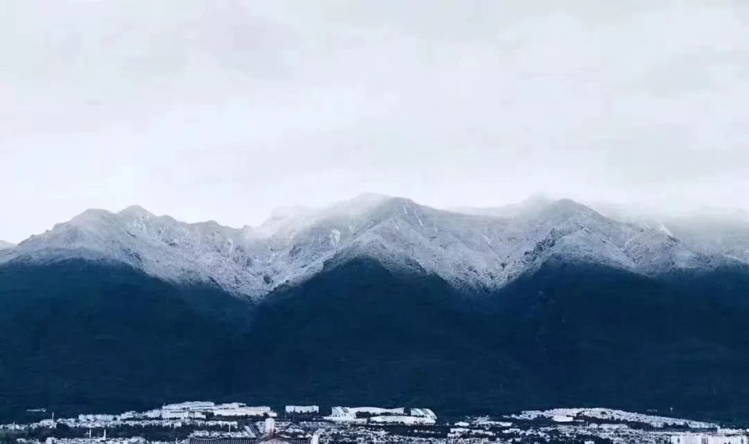 金庸走了云南大理苍山一夜白头