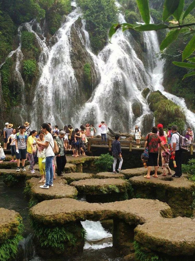 自行安排景区之一(荔波小七孔)门票正在商议中…… 自行安排景区之一