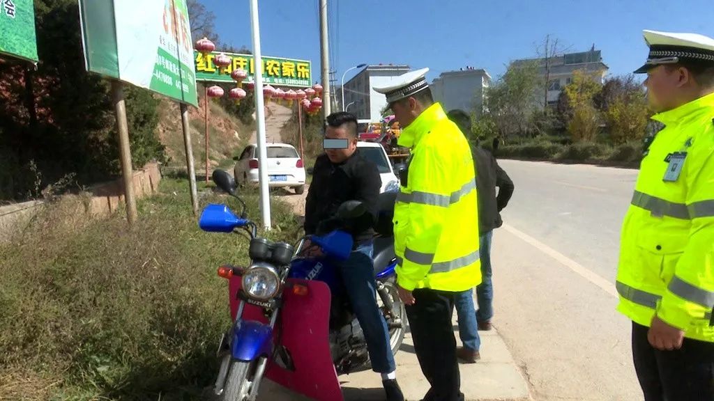 礼县交警查处4起中学生无证驾驶违法行为学生骑摩托车上学你怎么看