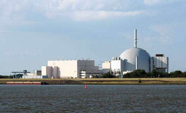 为什么所有的核电站都要建在海边？