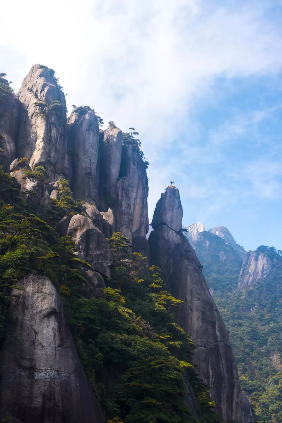 三清山:凝望在道法里的奇山异景