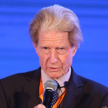 约翰61格登(john gurdon:讲一讲我的背景,我是从生物学开始的,我们