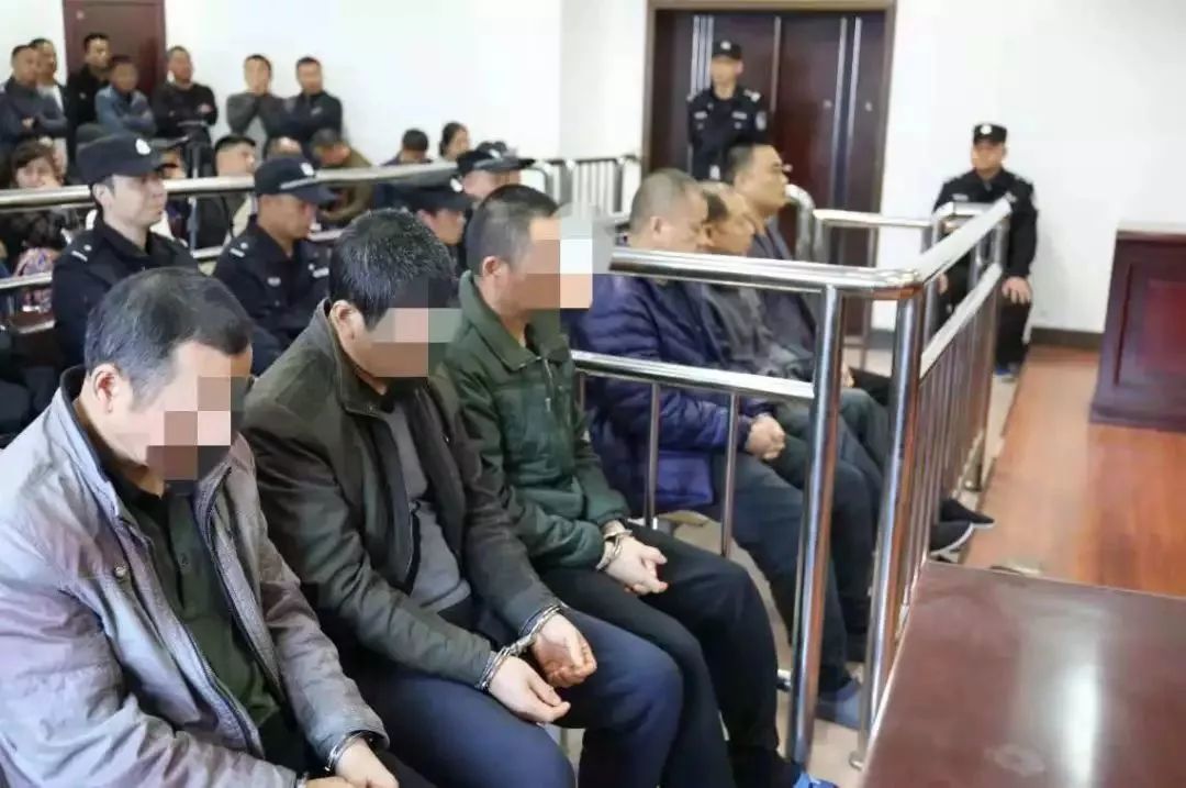 常德市集中宣判5起涉恶案件28名被告人判刑