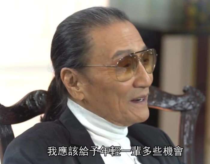 82歲謝賢近照，手摟霆鋒盡顯父子情深，與小女友分手暴露人品！ 娛樂 第7張