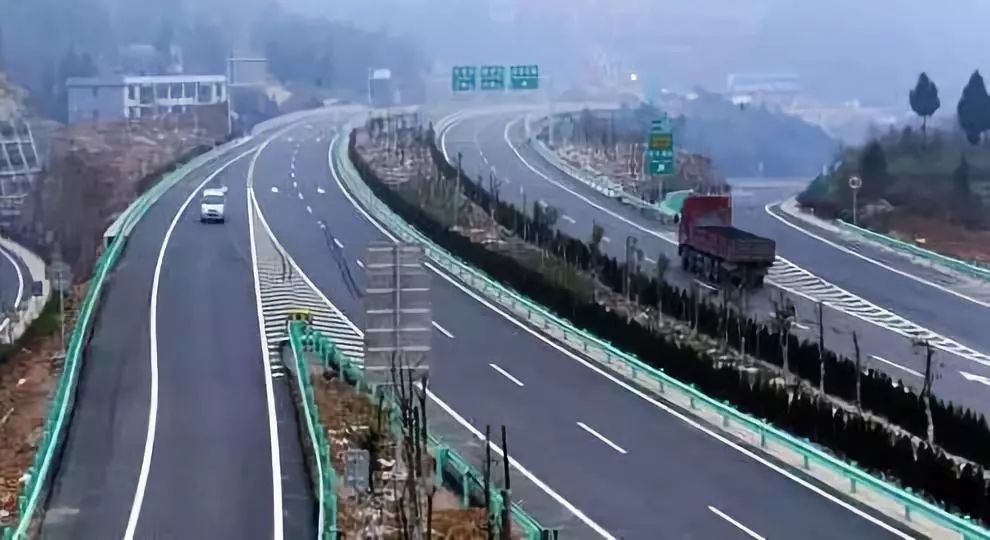 据了解,苍溪至巴中高速公路