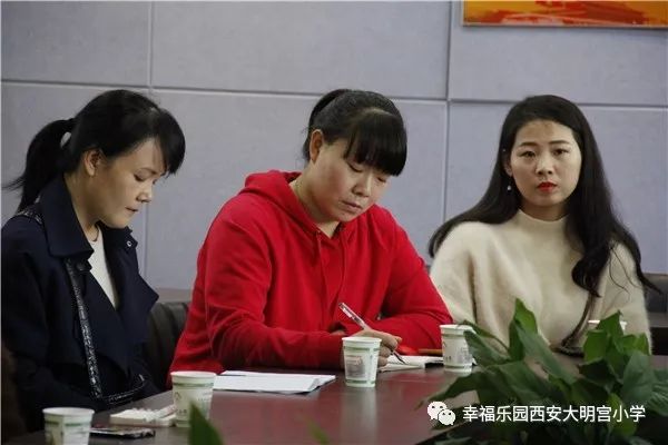 家长代表,二年级2班李易文妈妈表态发言 强曼丽校