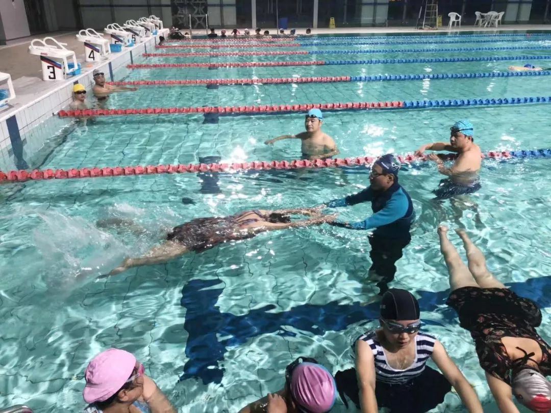 全民健身 乐享游泳|市中医院职工免费游泳培训开课啦!