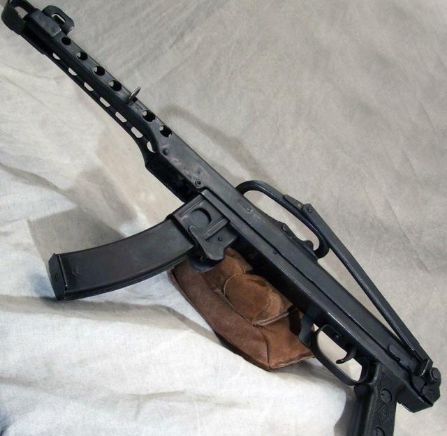 苏联制造的简陋冲锋枪,适合大规模装备