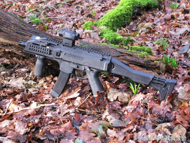 1/ 12 cz蝎式evo 3 a1冲锋枪是由捷克生产的发射9×19毫米口径手枪