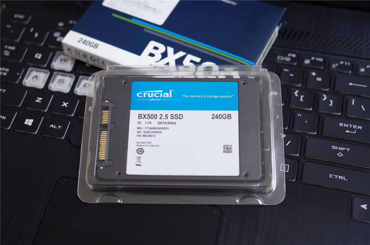 英睿達BX500 SSD體驗，內置外置表現出色，1G不足1元
