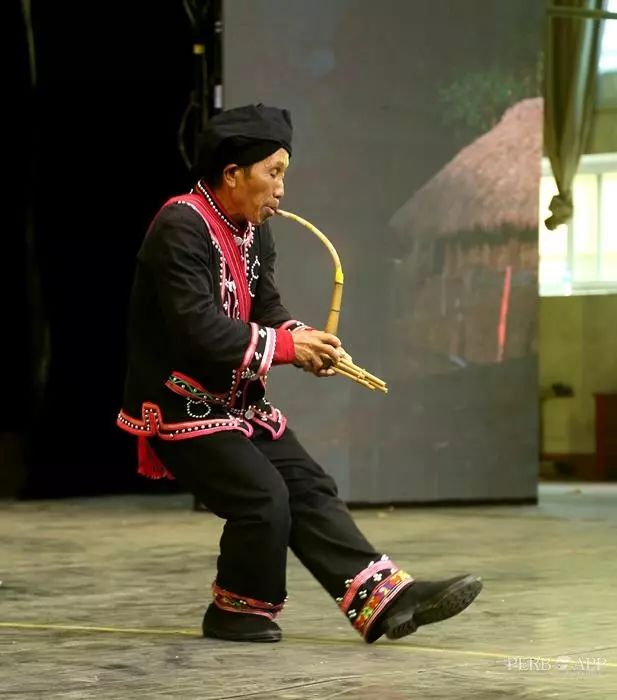 澜沧的拉祜族舞者们,集体做了一道"非遗大餐"_芦笙舞