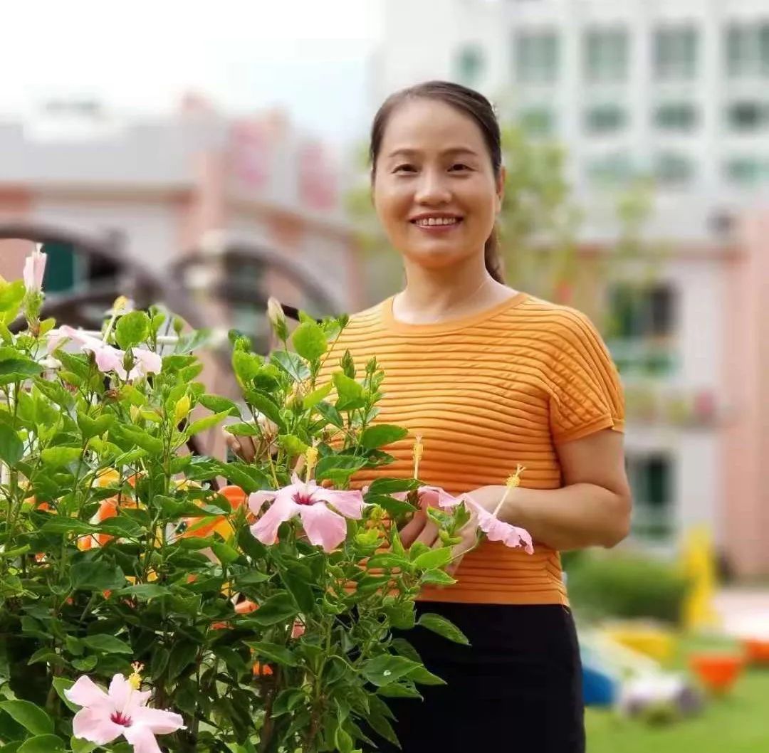 妇女十二大代表风采永春港永幼儿园园长郑晓燕