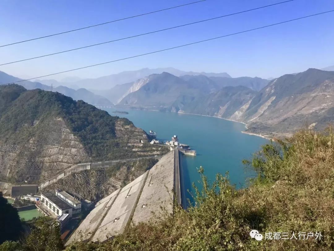 11月10号:都江堰最大的观景平台,登蒲家山赏秋景看紫坪铺(297期)