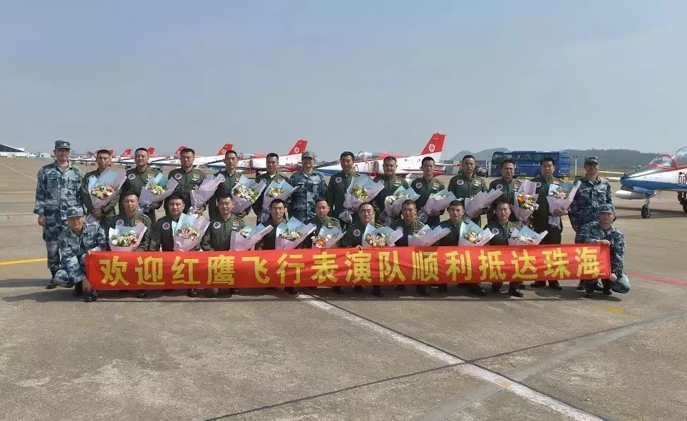 中国空军航空大学"红鹰"飞行表演队已经顺利抵达珠海.