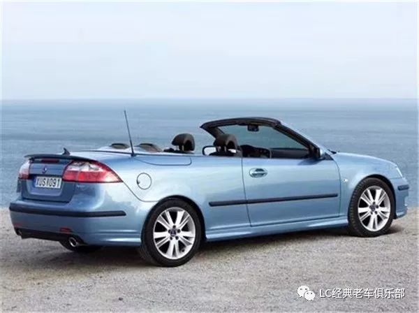 光影下的敞篷版萨博9-3 convertible_搜狐汽车_搜狐网