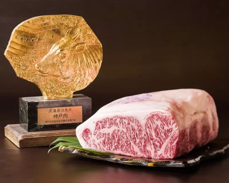 神户牛肉(kobe beef)可谓日本最具代表性的牛肉,是世界顶级牛肉的代