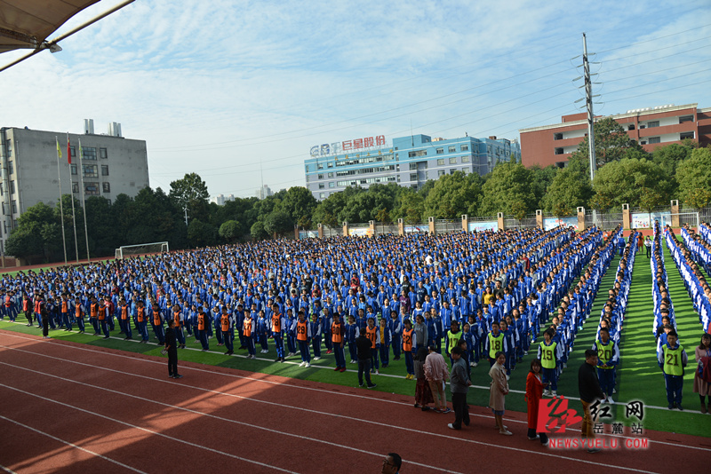 湖南师大附中博才实验中学举行防空疏散演习