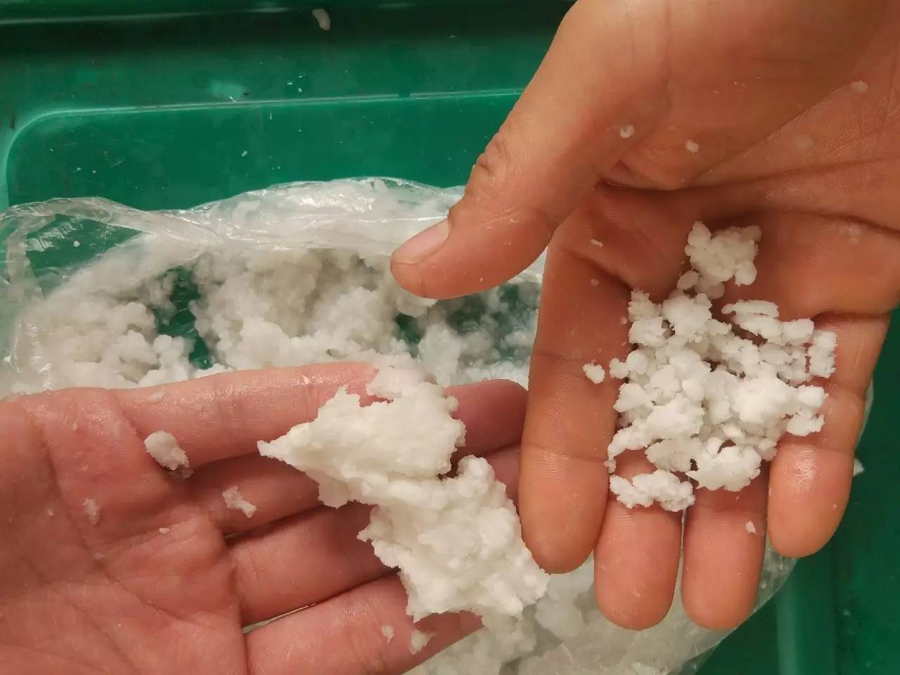 我们每天吃的是"假大米"?塑料厂员工告诉你"塑料大米"
