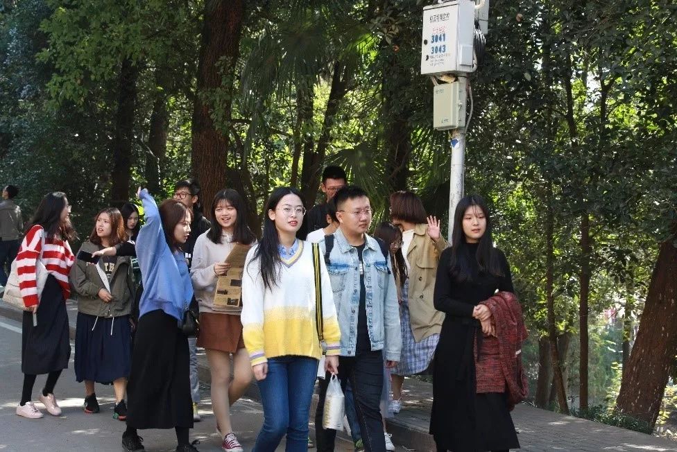 中南财经政法大学学生会外访武汉大学