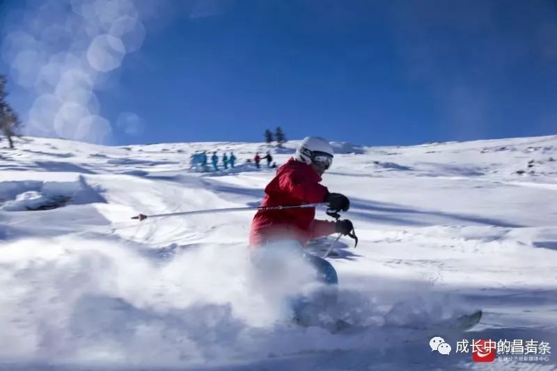 【云游新疆】"冲浪"雪都阿勒泰 动感冰雪享激情