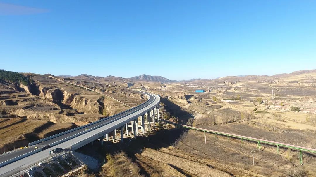 太行山高速公路京蔚段二分部项目全线贯通,路基顺利交验云南华丽高速