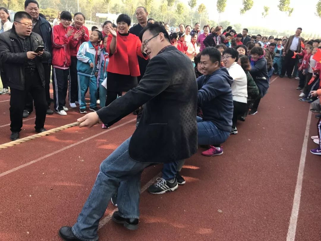 济南市章丘区圣井中心小学举行2018年秋季运动会