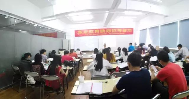 深圳小学教师招聘_深圳大鹏再招9名编制教师 武汉见(4)