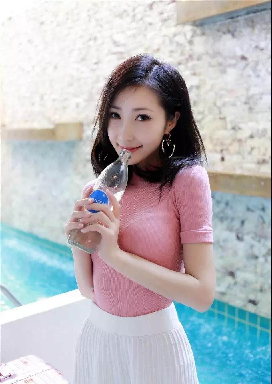 大海上的美女