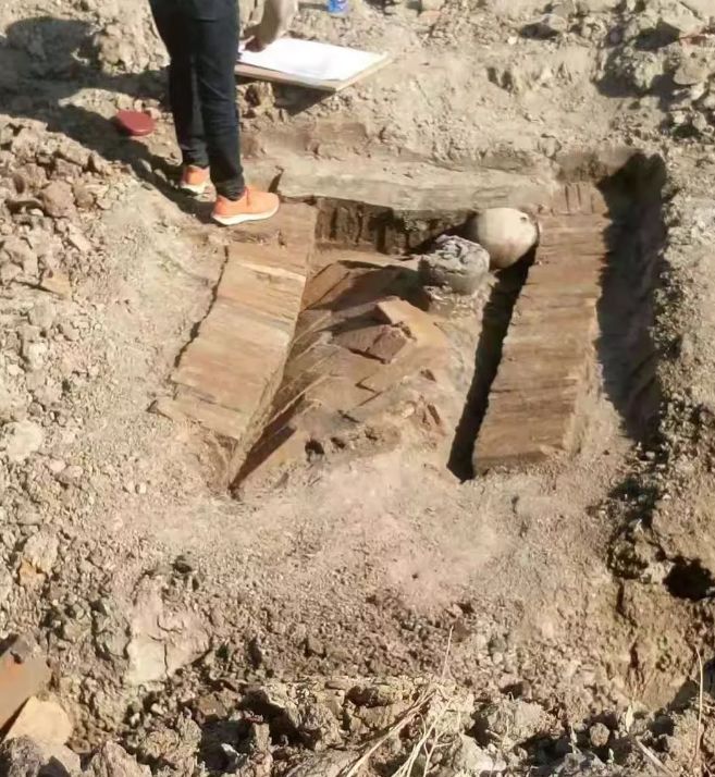 淮南寿县工地发现汉代古墓三名挖掘机司机盗掘被刑拘