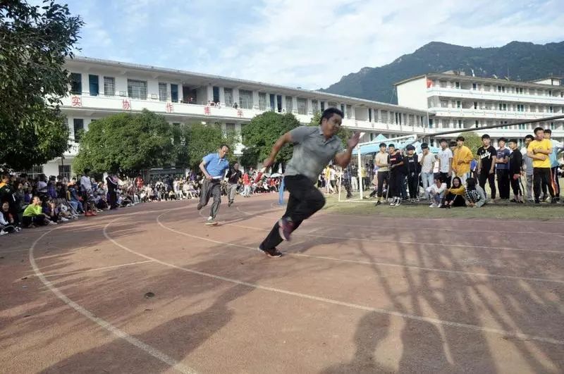 靓丽青春激情飞扬斗江镇中学举行第31届田径运动会