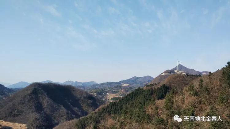 大尖山地处梅山水库西南面,是库区的水源涵养林腹地,山峦叠嶂,景色