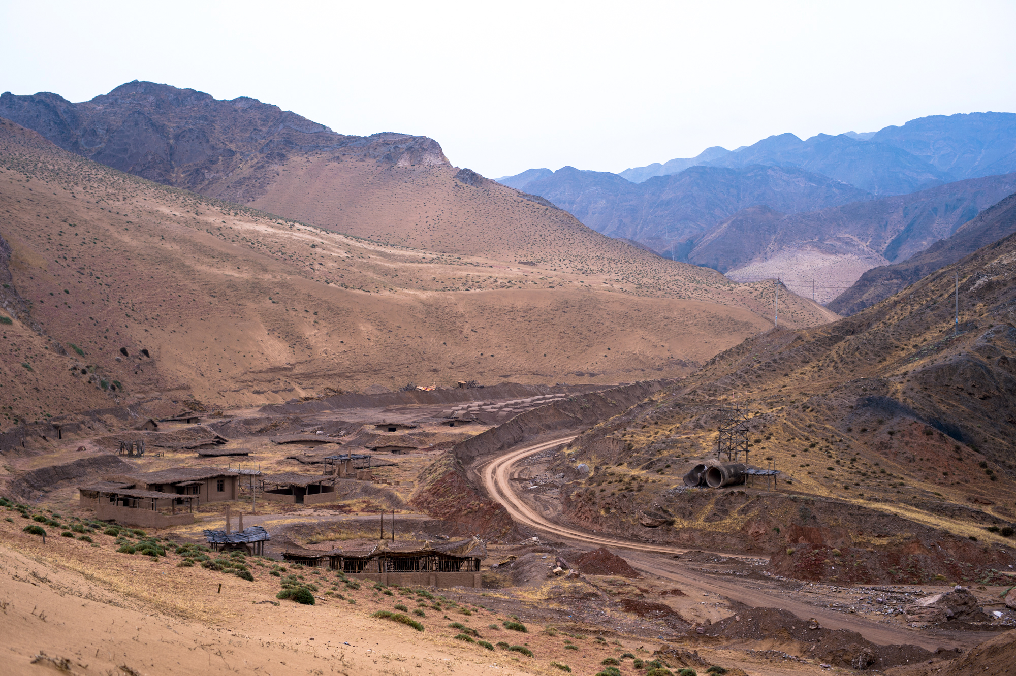 騰格裡沙漠邊緣的奇觀，一半沙漠一半黃河水，被譽為「塞上江南」 旅行 第12張