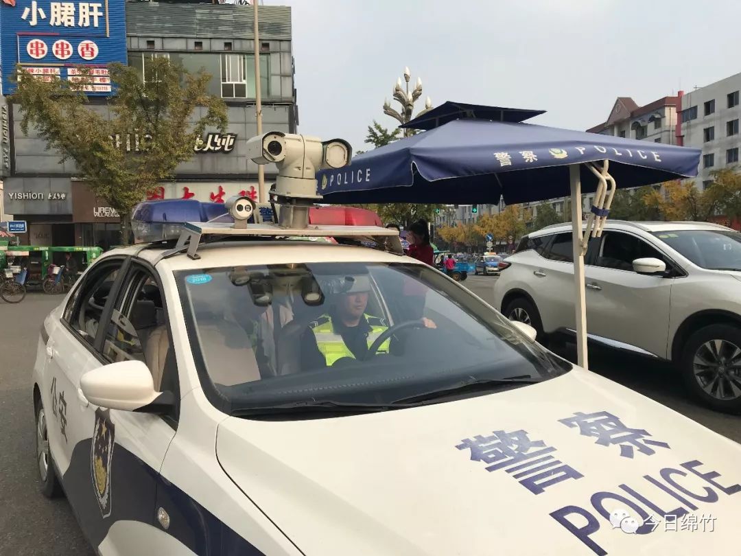 【关注】绵竹"车载移动电子警察"抓拍首日15辆车"中招