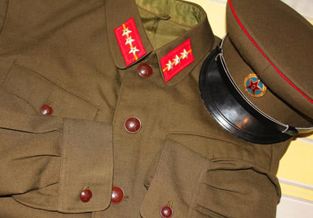 解放军存在大尉军衔师从苏军模式58年一次改动埋下取消伏笔