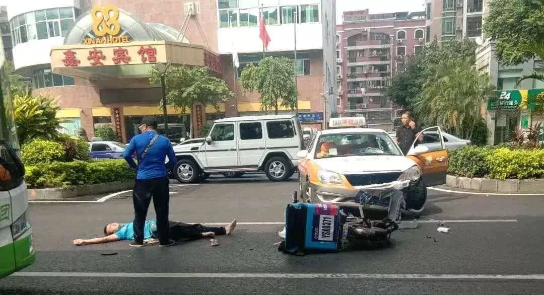 今晨,厦门车祸!男子被压大货车车轮下.场面触目惊心