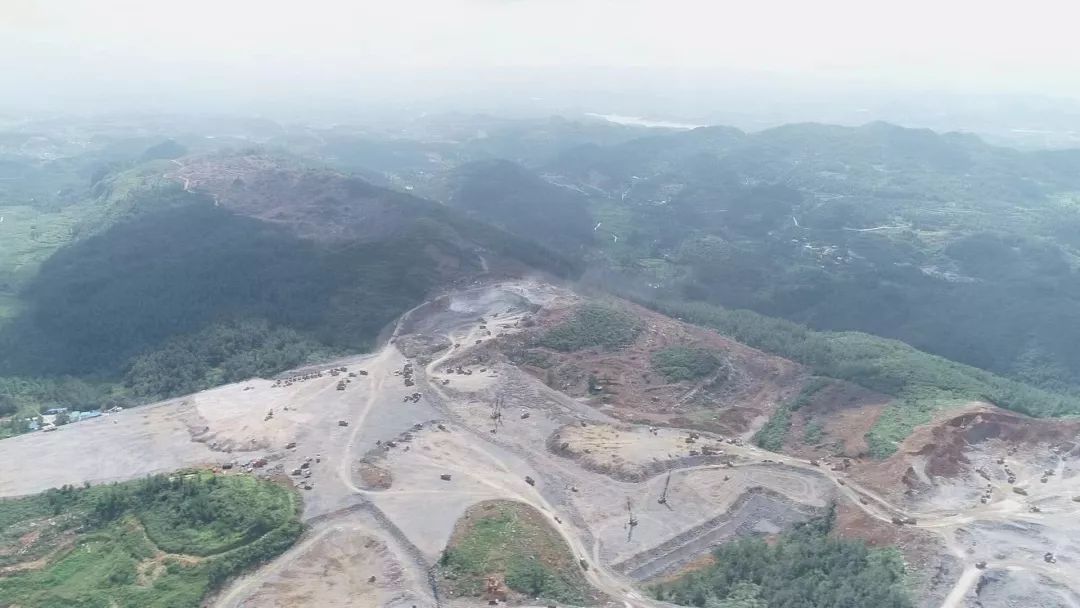 湘西机场建设工地,来了两只特别的队伍