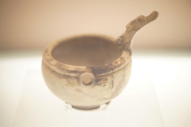 逛博物院發現秘密，原來一直以為日本人發明的側把壺出處也是中國 旅行 第6張