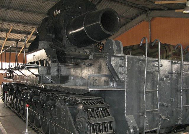 卡尔臼炮是二次世界大战德军所使用的超重型火炮