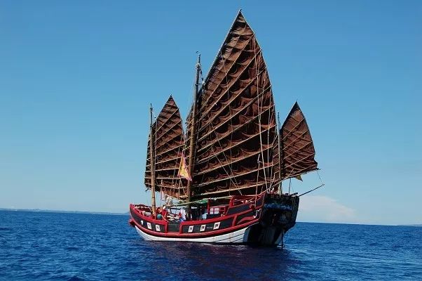 中国杯赛场边的中国古代船说那些船模背后的故事