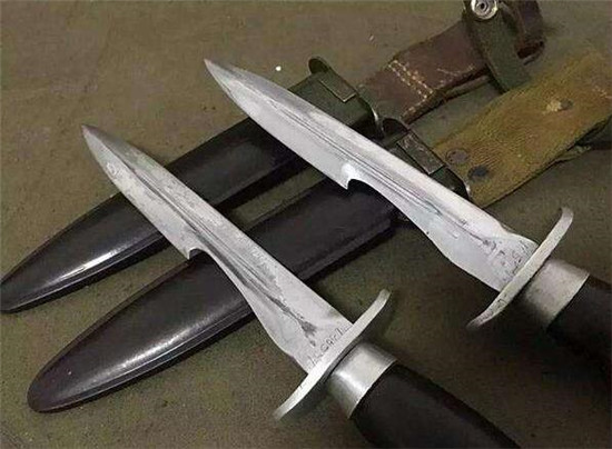 世界上最残忍的三种匕首,中国也有一款上榜,但不是三棱军刺