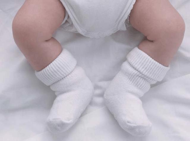 寶寶睡覺時到底要不要穿襪子？很多人都不了解 親子 第1張