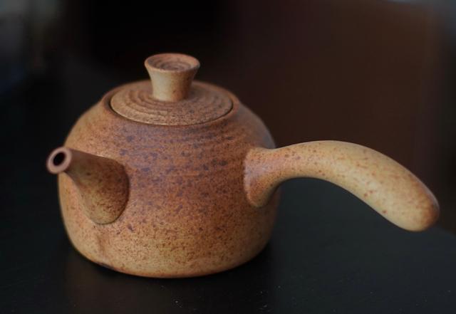 逛博物院發現秘密，原來一直以為日本人發明的側把壺出處也是中國 旅行 第1張