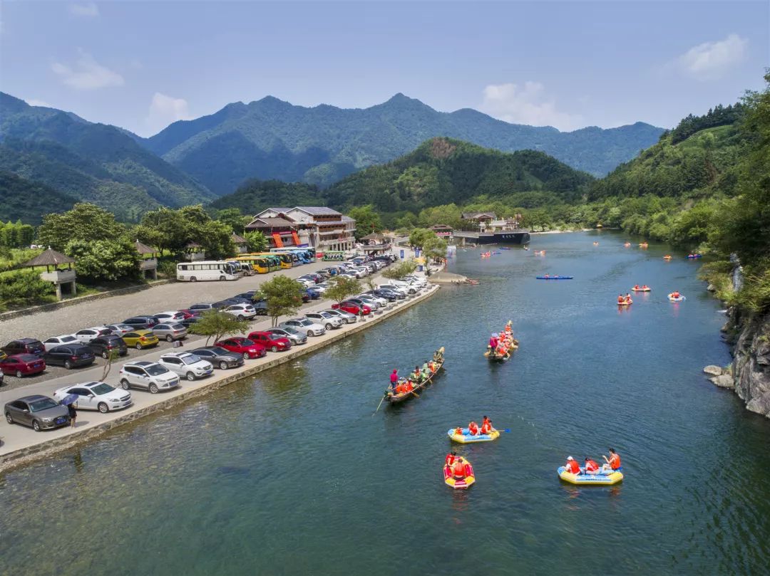 黄山杨家寨景区今日起升级改造暂停营业明年春天更值期待