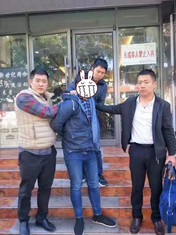 10月30日,犯罪嫌疑人李某被安丘市公安局依法刑事拘留,案件正在进一步