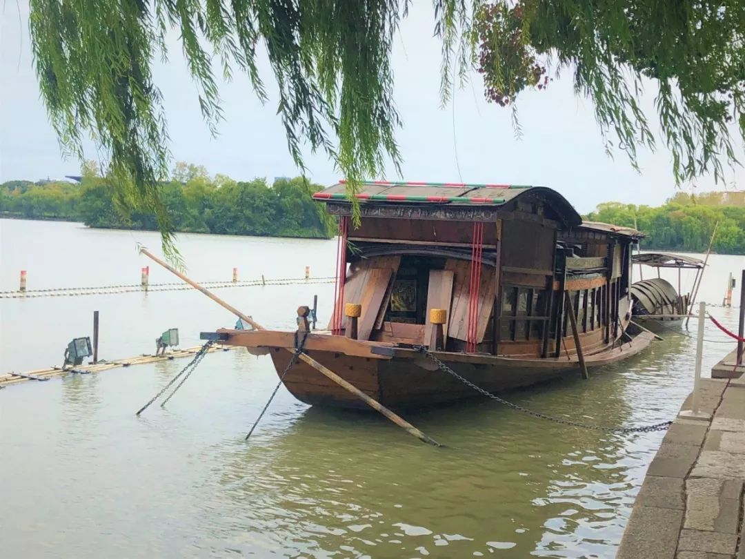 大家切身感受到"小小红船承载千钧,播下了中国革命的火种,开启了中国