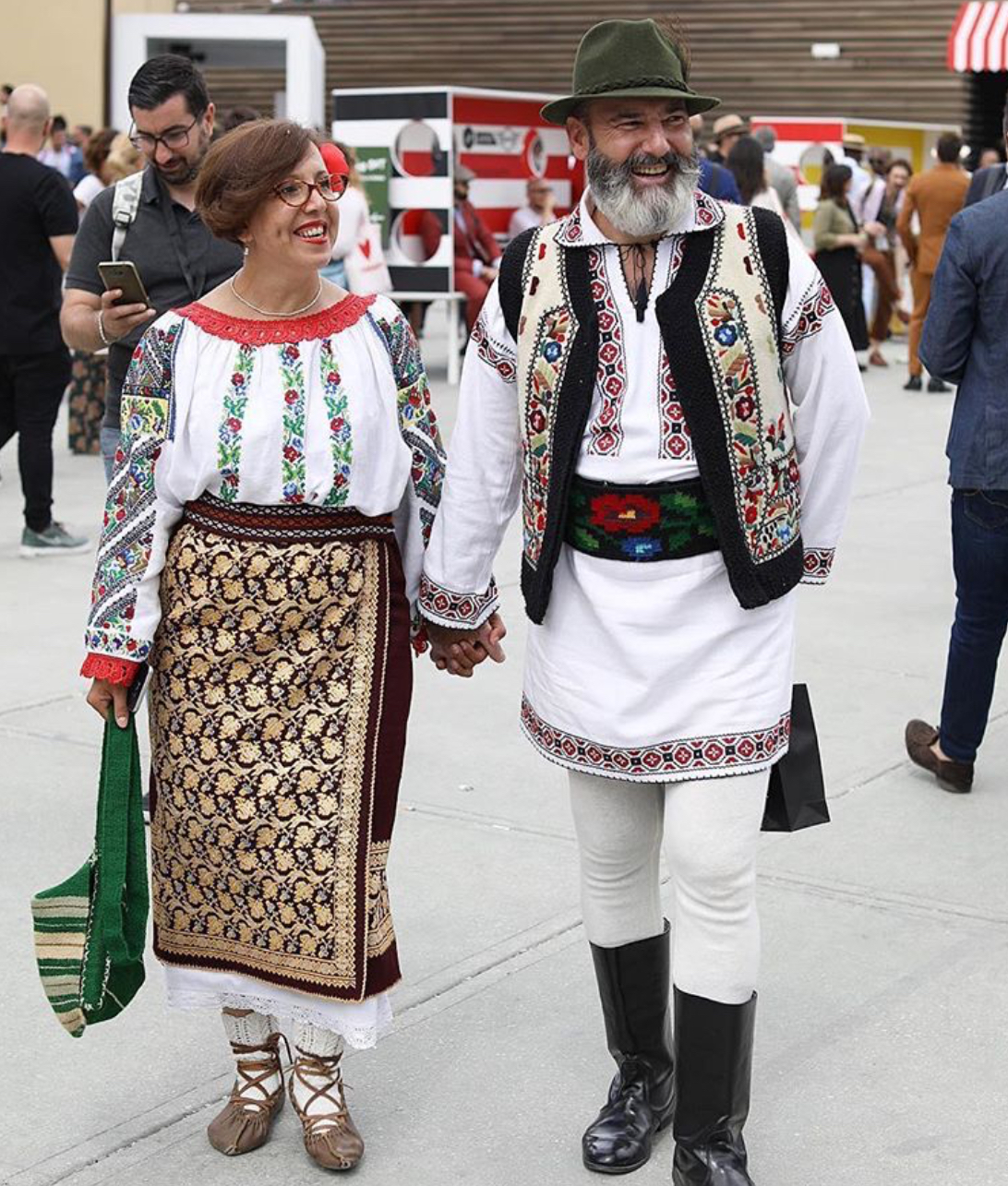 迷人的罗马尼亚传统服装你见过吗