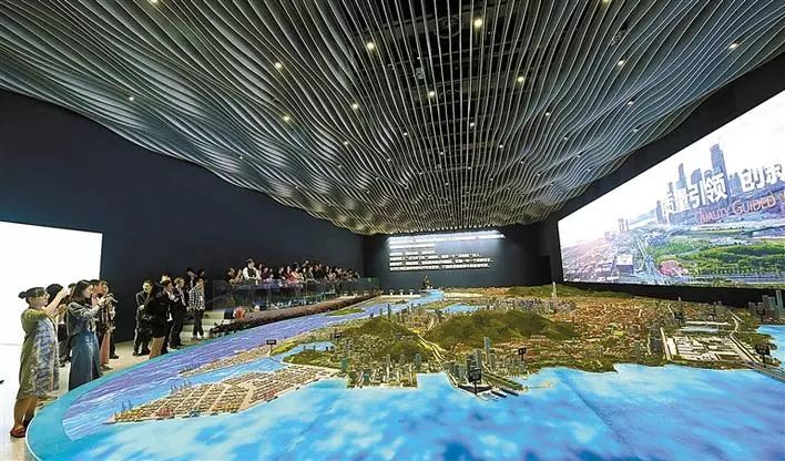 大陆行报道团在深采访 两岸网媒感受深圳飞速发展_前海