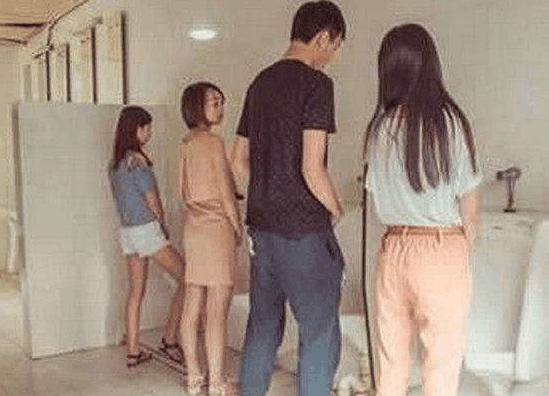 中國男遊客去泰國旅遊， 上廁所時進來一個泰國人， 遊客瞬間失神了 旅行 第3張
